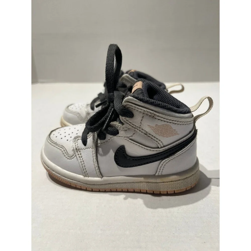 Nike Jordan 1 Mid White Arctic Orange Size 6C